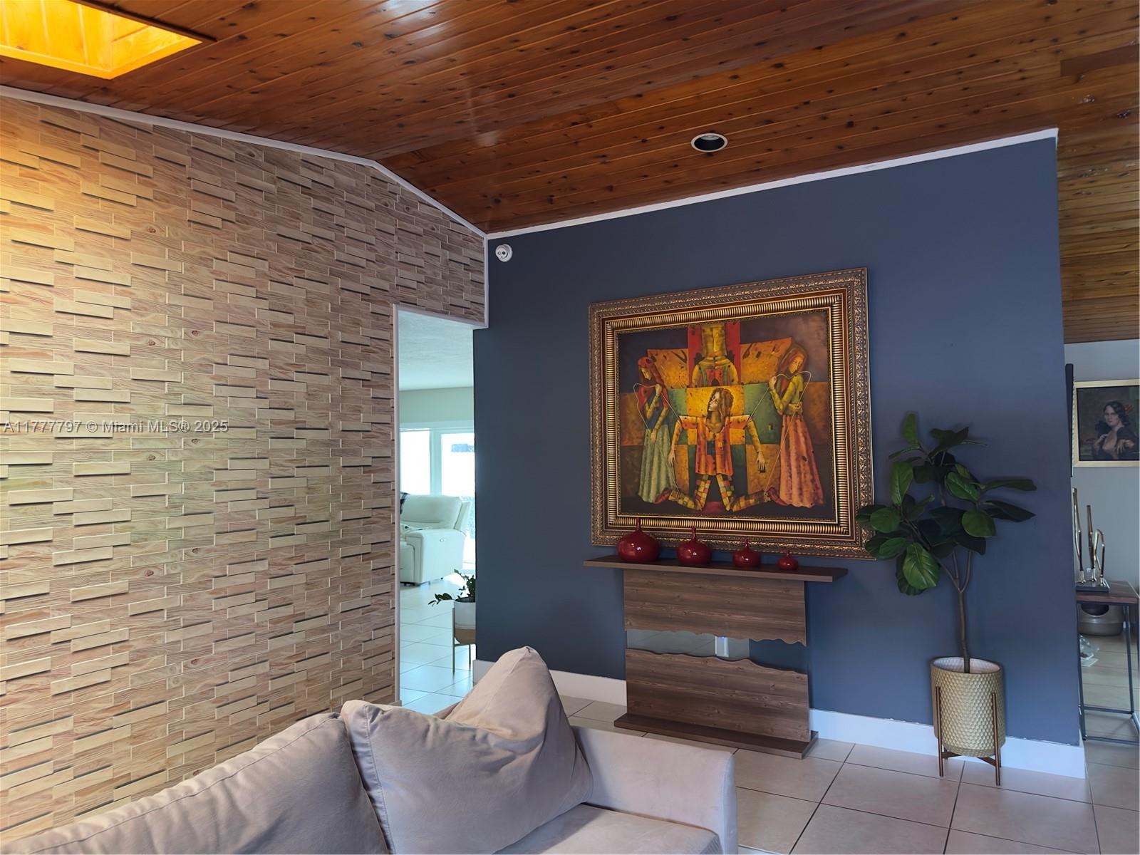 RAMAS OF KENDALL - Residential