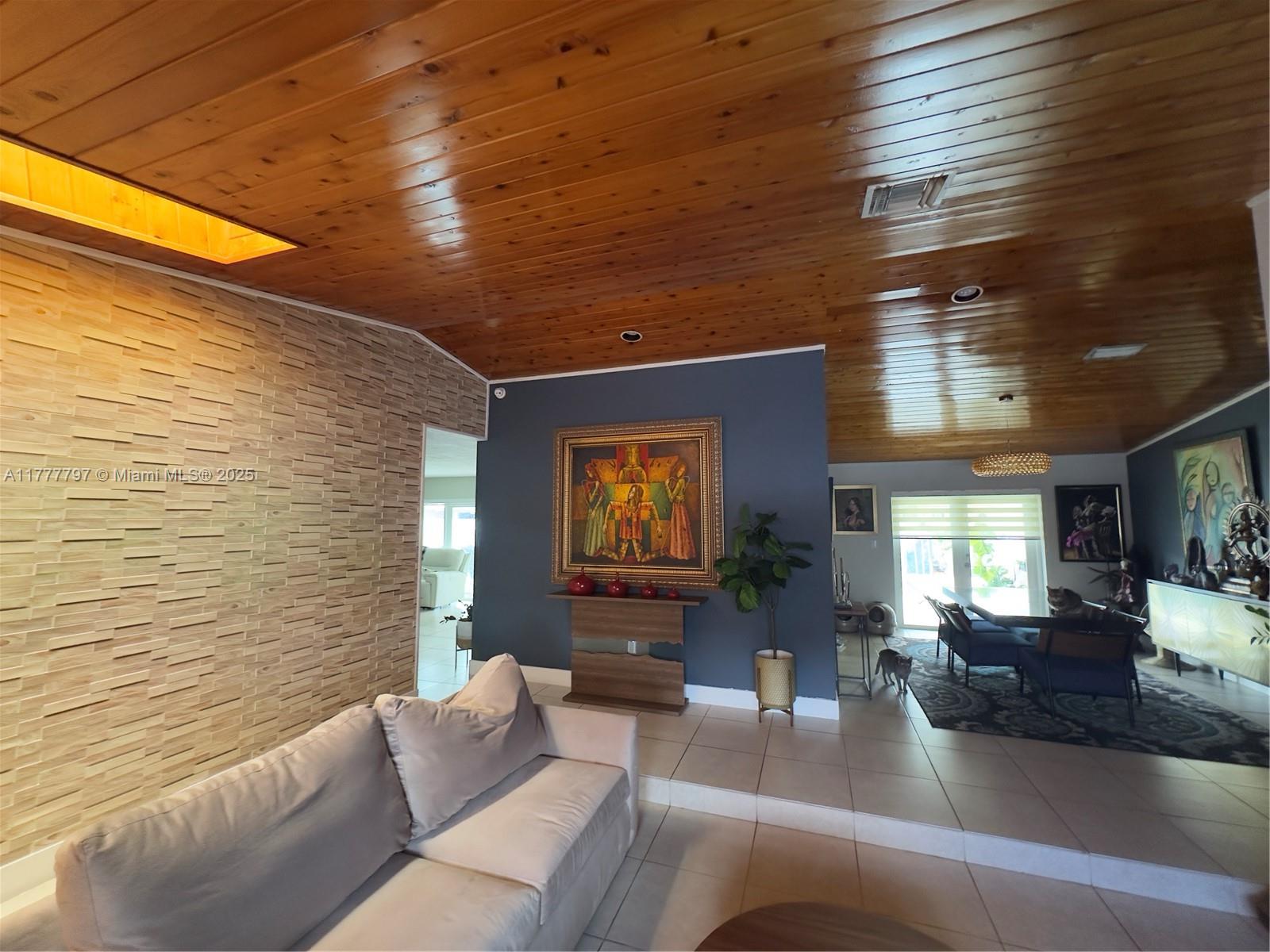 RAMAS OF KENDALL - Residential