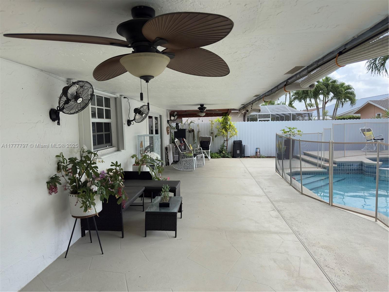 RAMAS OF KENDALL - Residential