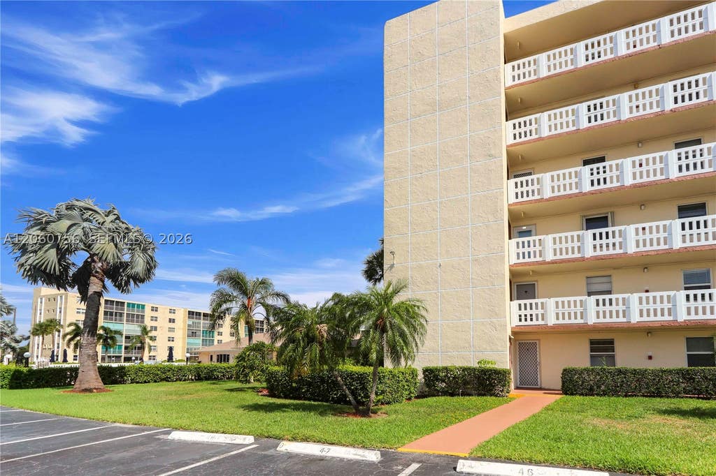 Photo of 131 SE 3rd Ave #101, Dania Beach, FL 33004 (MLS # A12060756)