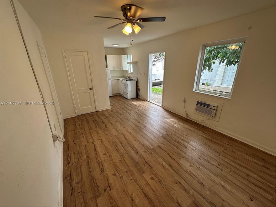 Beautiful Studio conveniently close to Brickell, Calle 8, The Roads, Downtown Miami, and I-95. Plenty of restaurants, markets, and shops nearby. Ready to Move-In. Water and Gas included. Maximum 2 adults. Applicant's monthly household income must exceed 2 times the rent.