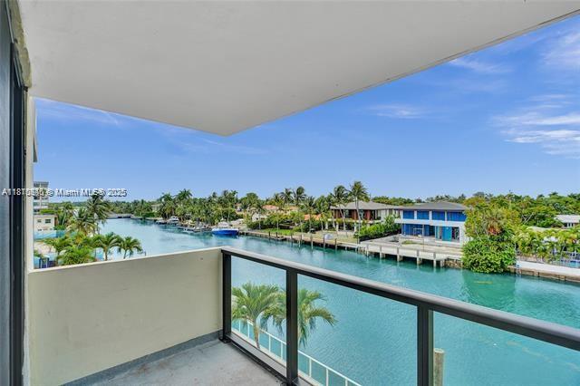 9800 W Bay Harbor Dr 401