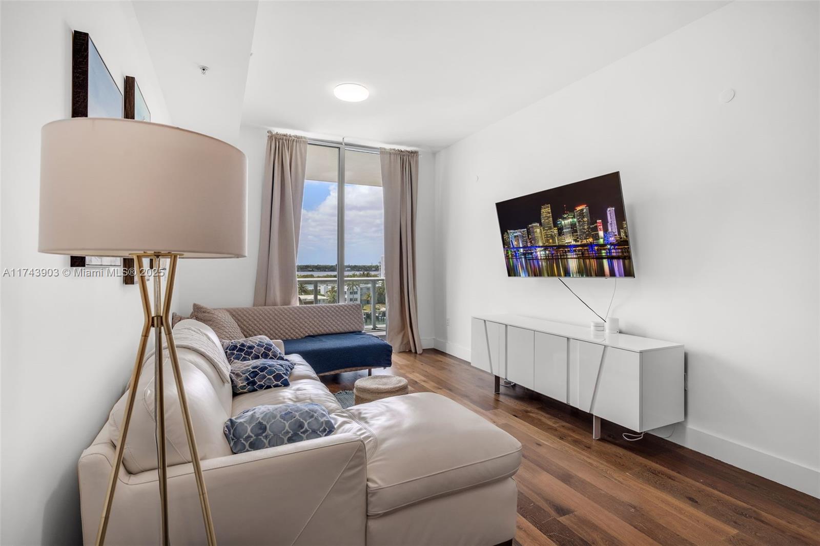 ELOQUENCE ON THE BAY COND - Residential