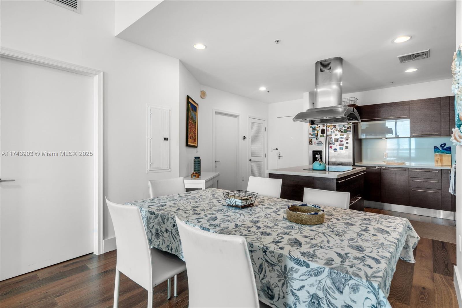 ELOQUENCE ON THE BAY COND - Residential