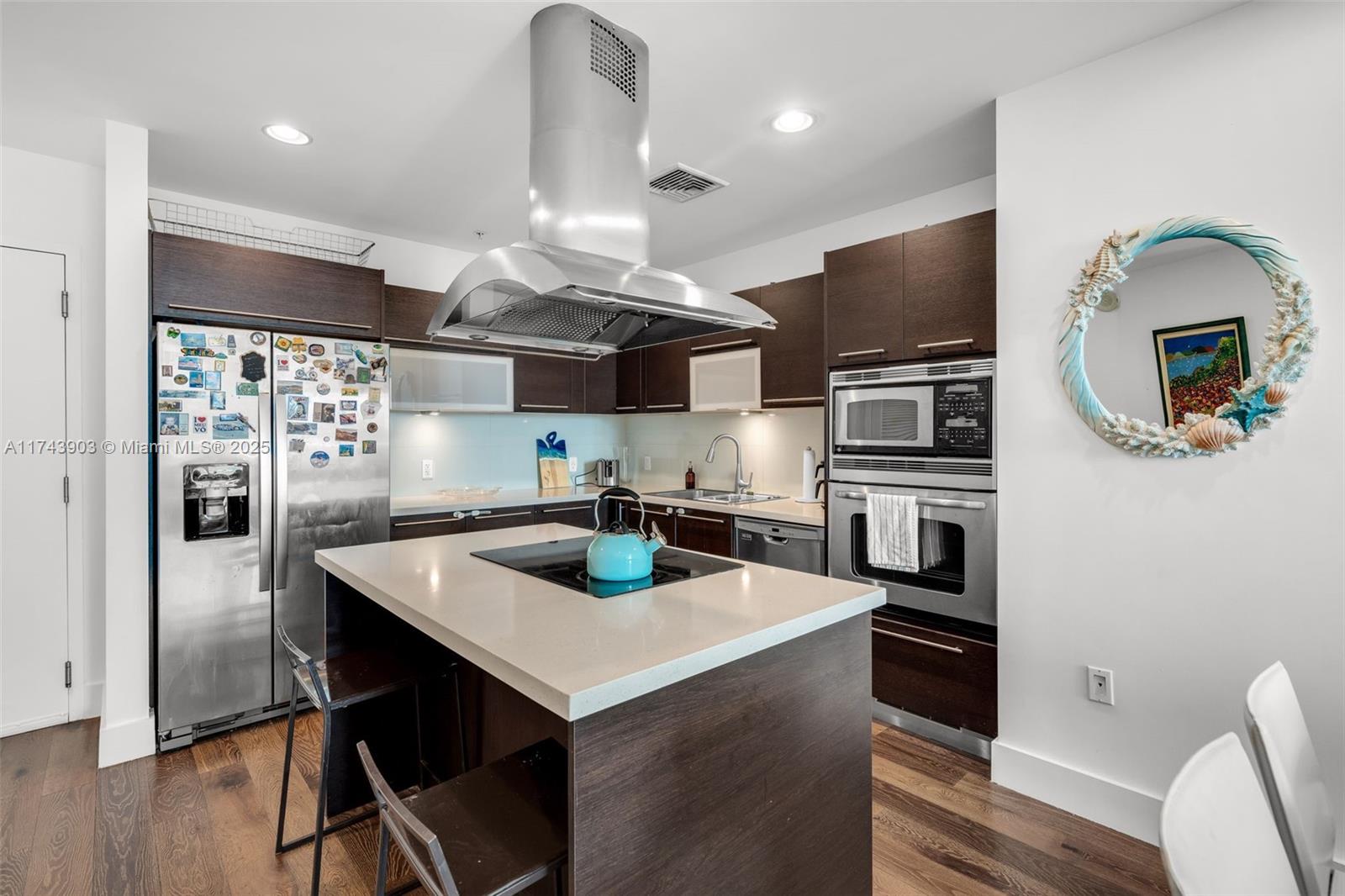 ELOQUENCE ON THE BAY COND - Residential