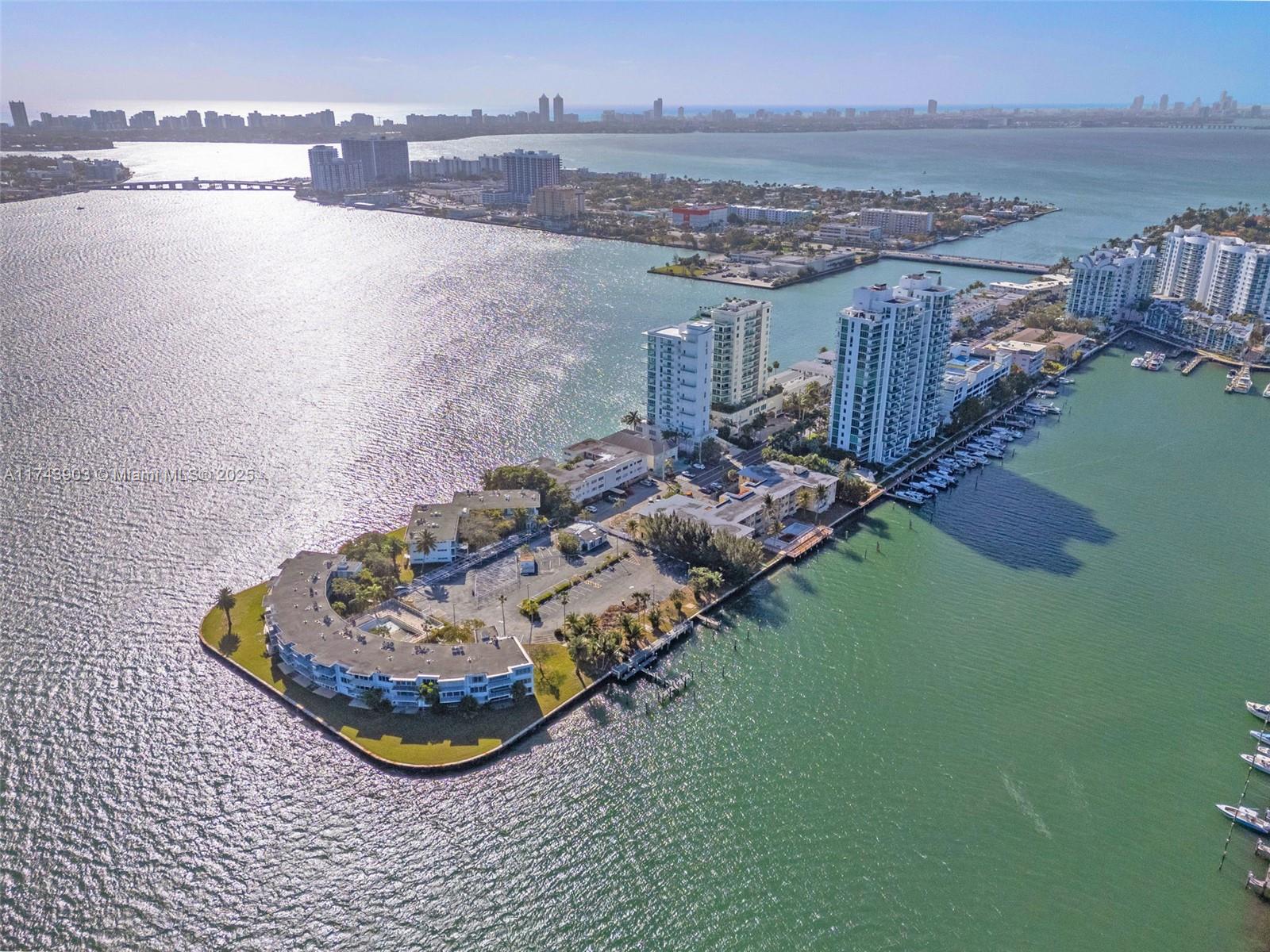 ELOQUENCE ON THE BAY COND - Residential