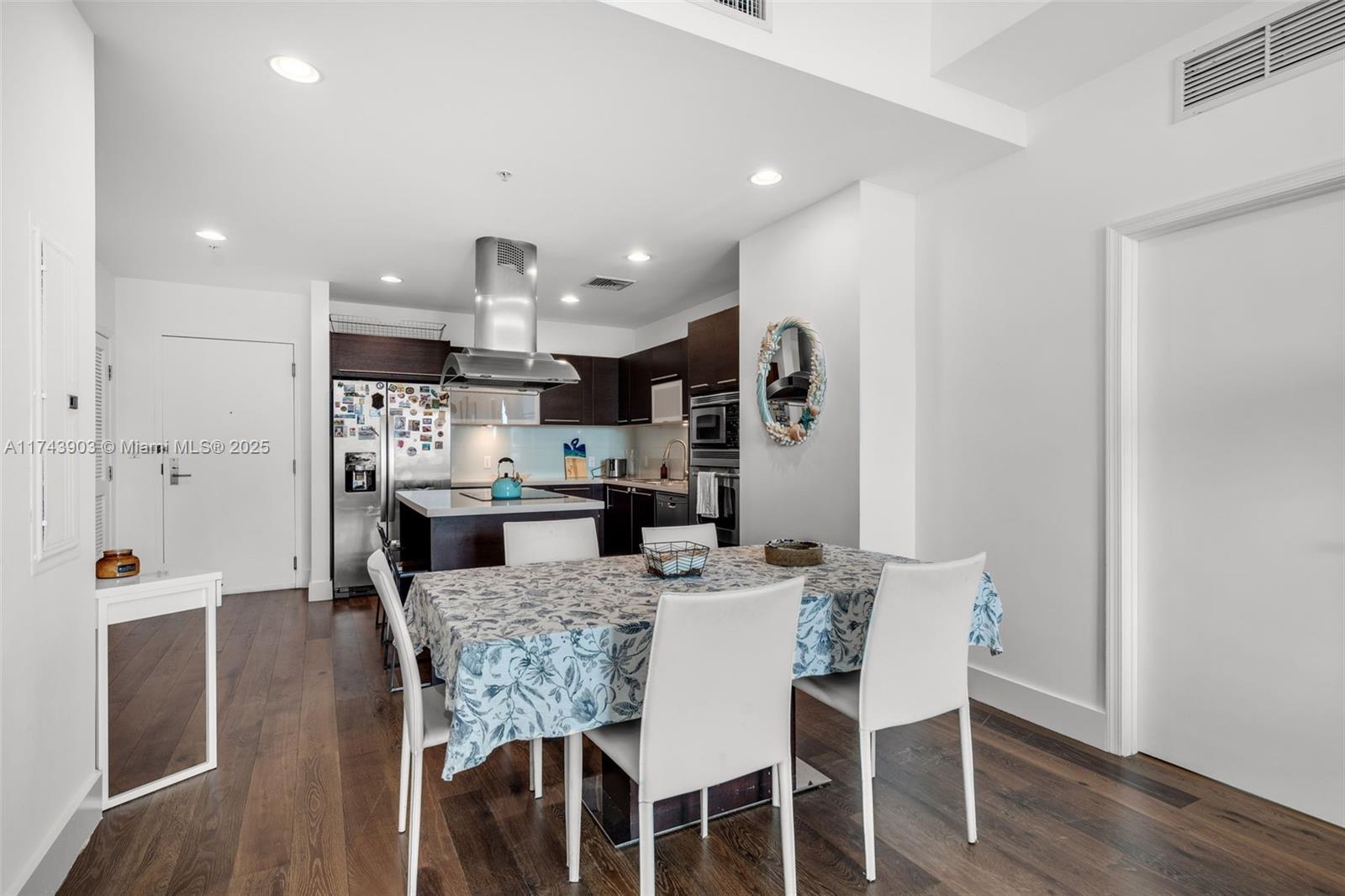 ELOQUENCE ON THE BAY COND - Residential