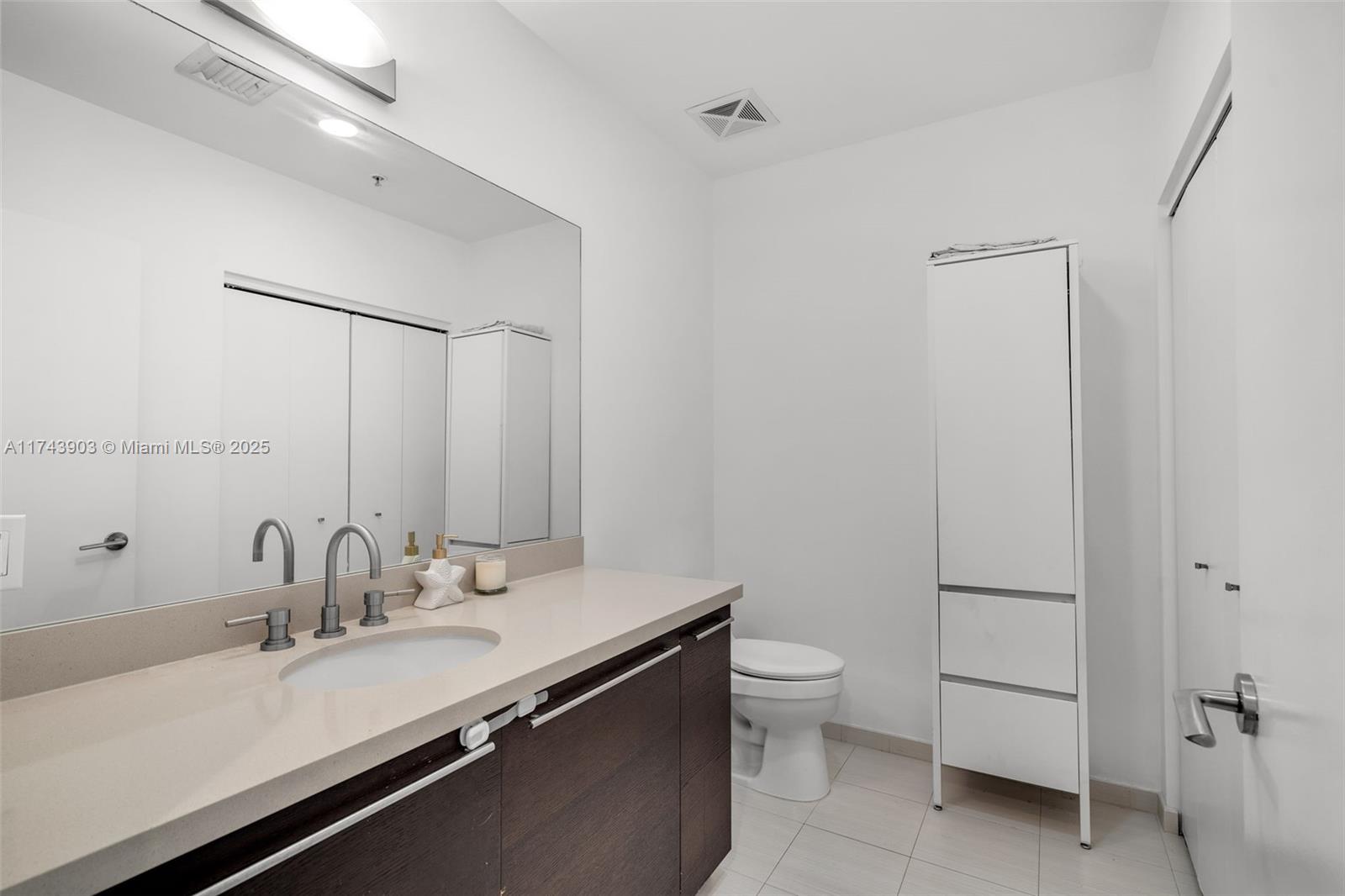 ELOQUENCE ON THE BAY COND - Residential