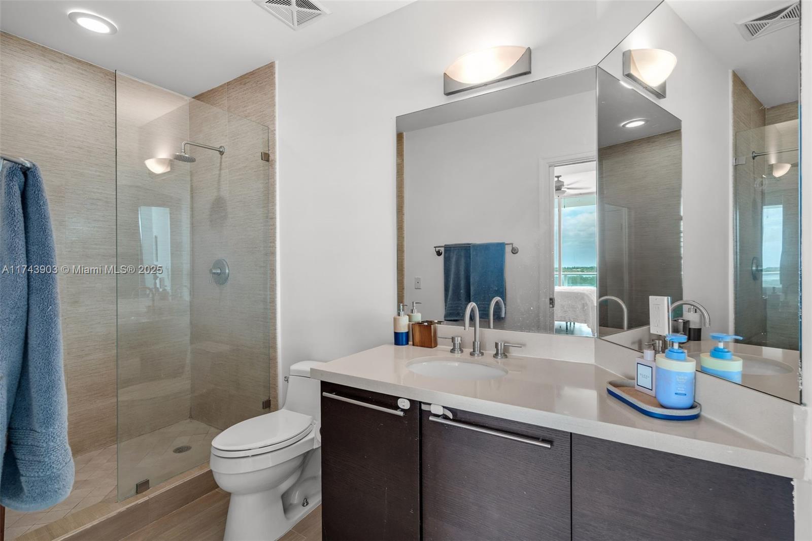 ELOQUENCE ON THE BAY COND - Residential