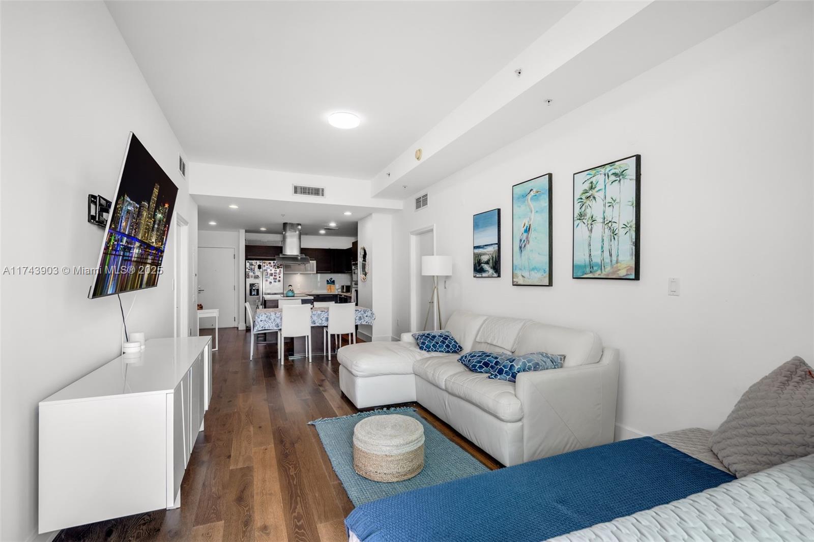 ELOQUENCE ON THE BAY COND - Residential