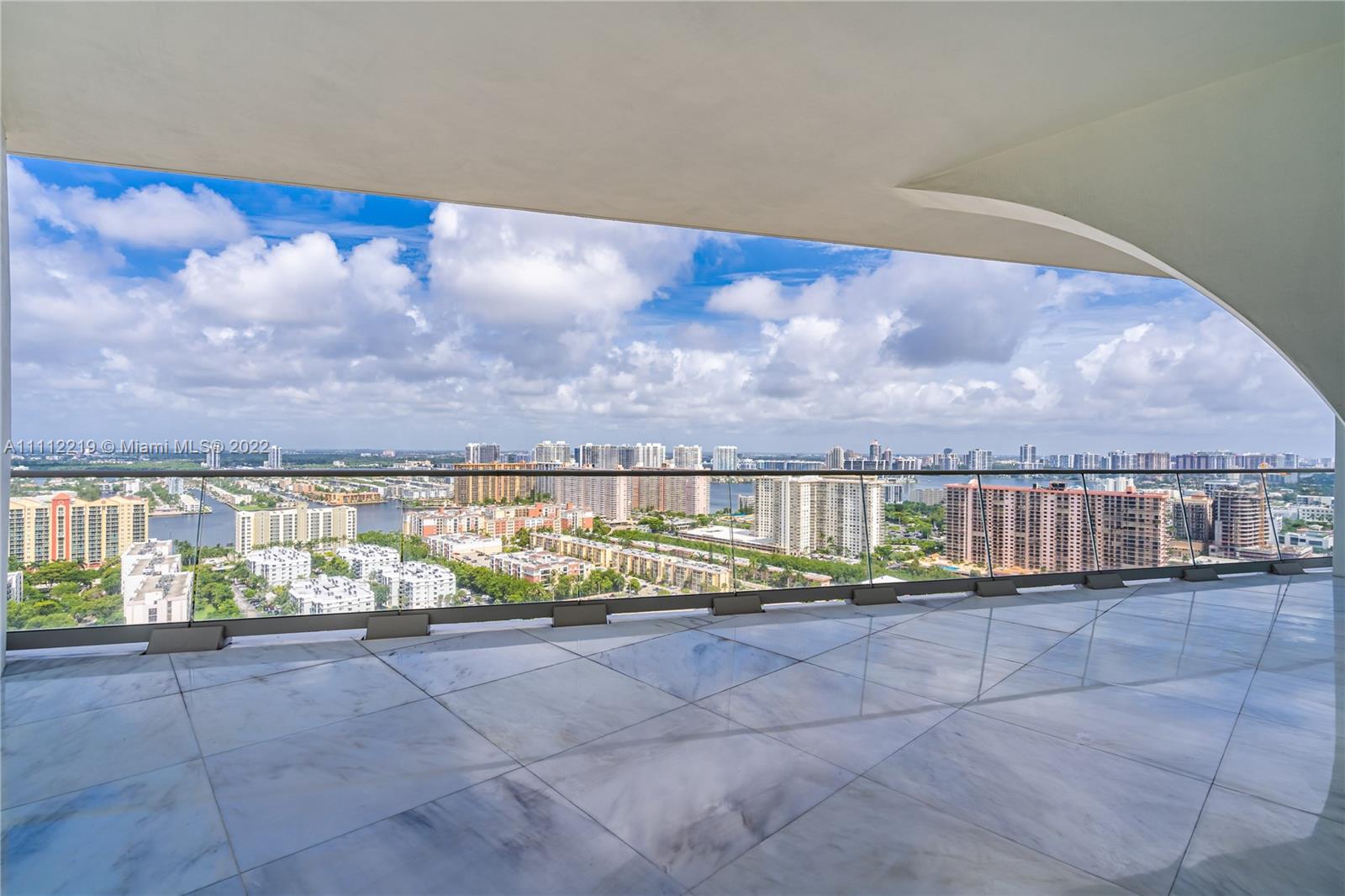 JADE SIGNATURE CONDO - Residential