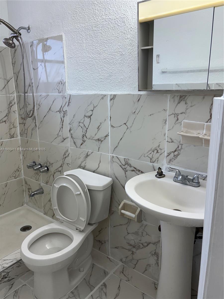 WEST BUENA VISTA - Residential Lease