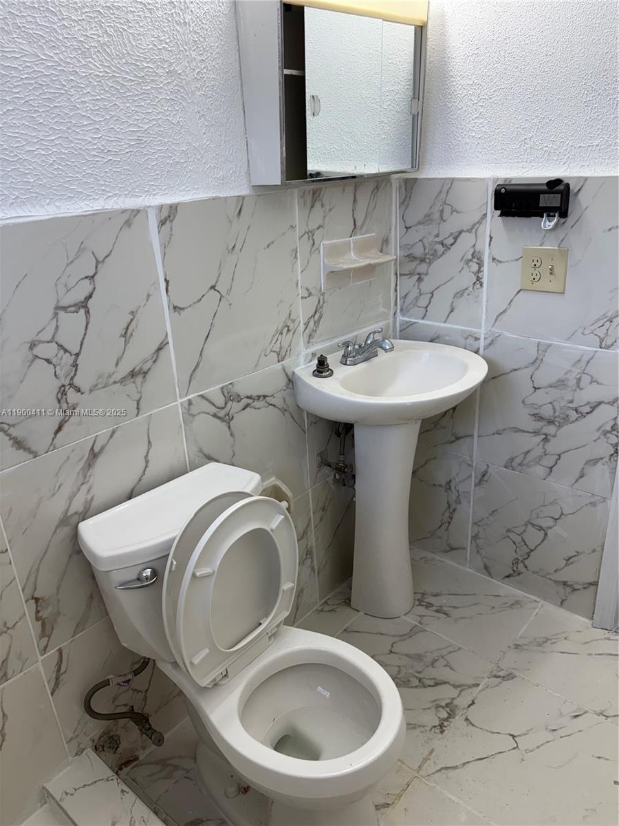 WEST BUENA VISTA - Residential Lease