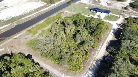 7502 JOAN AVE N Lehigh Acres FL 33971