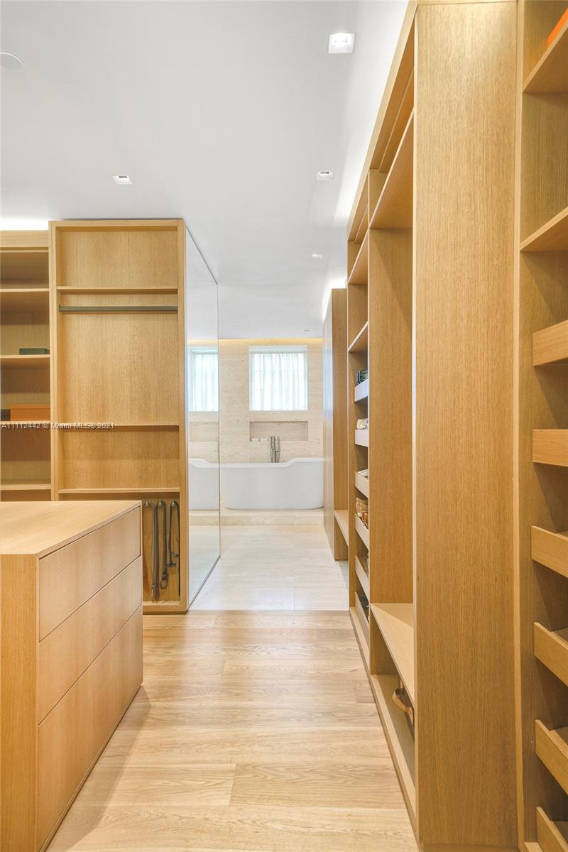 OCEANSIDE FISHER ISL COND - Residential