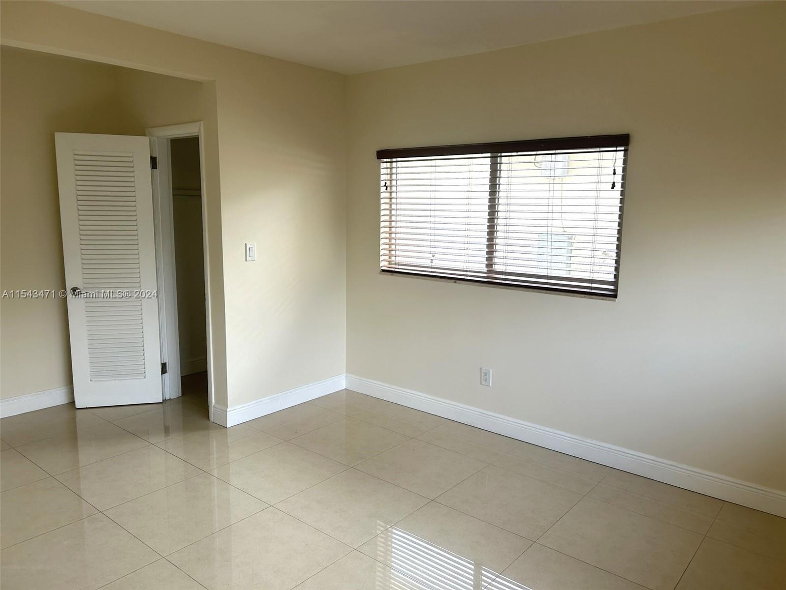 VISTA BISCAYNE - Residential Lease