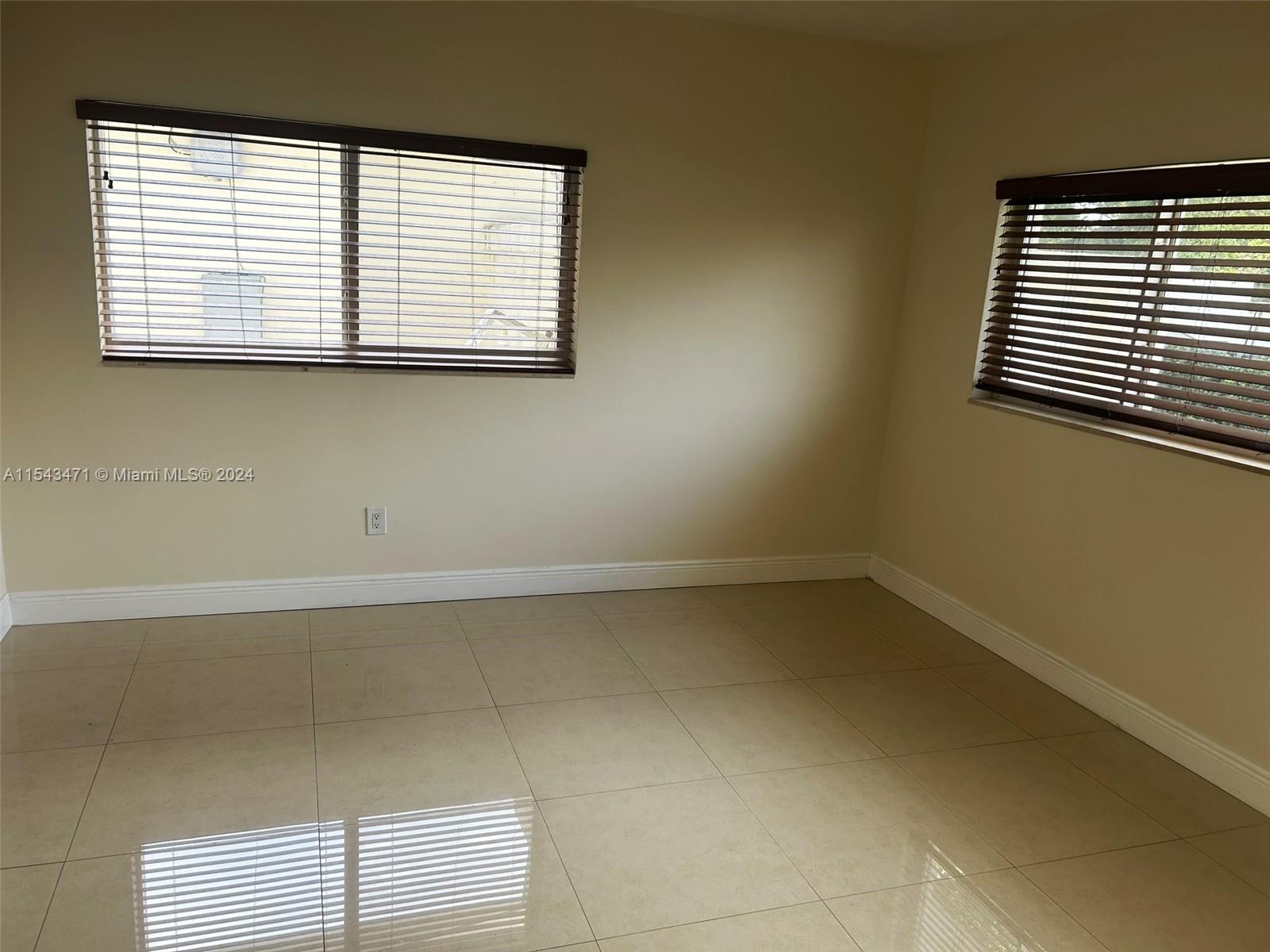 VISTA BISCAYNE - Residential Lease