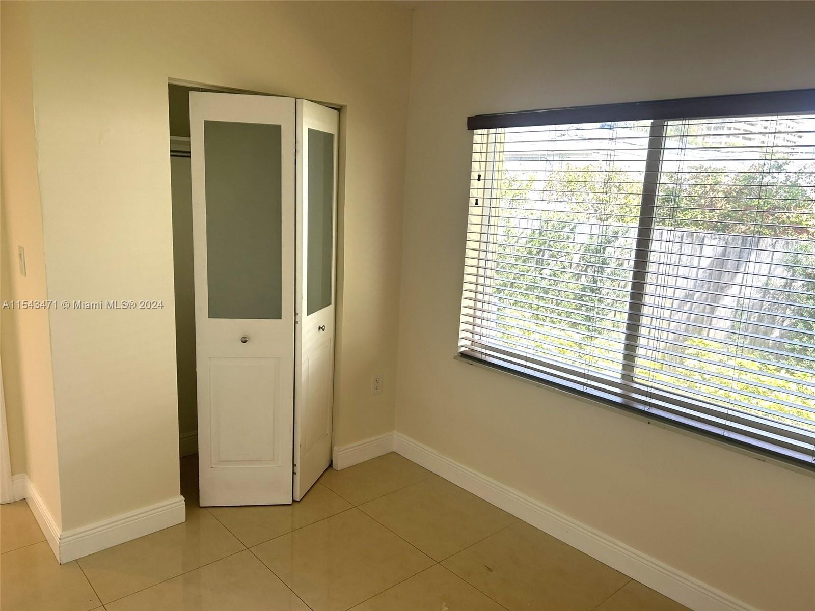 VISTA BISCAYNE - Residential Lease