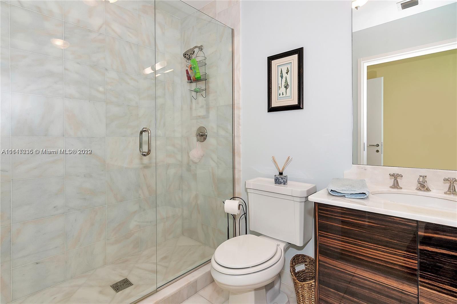 CONTINUUM ON SOUTH BEACH - Residential