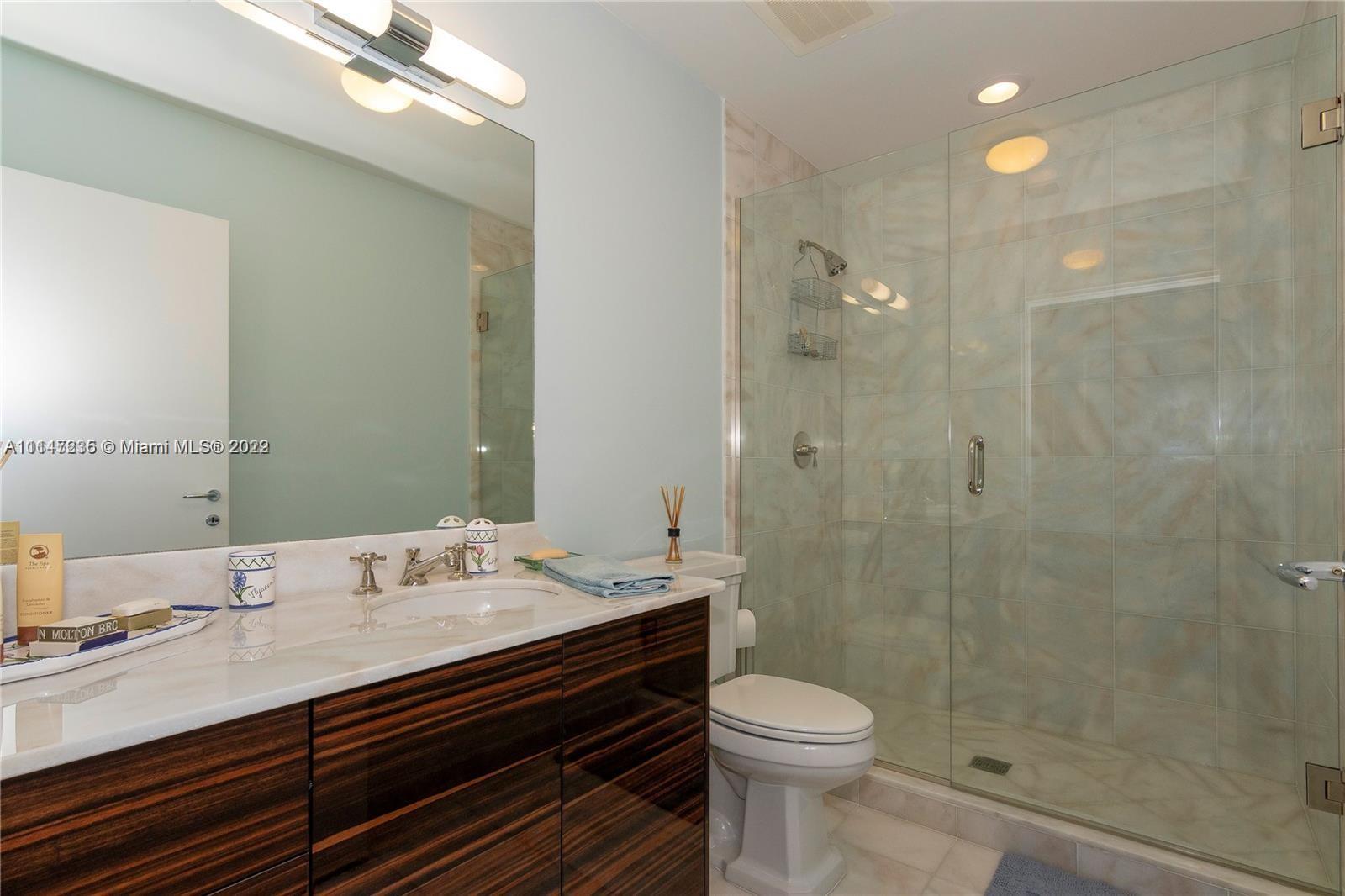 CONTINUUM ON SOUTH BEACH - Residential