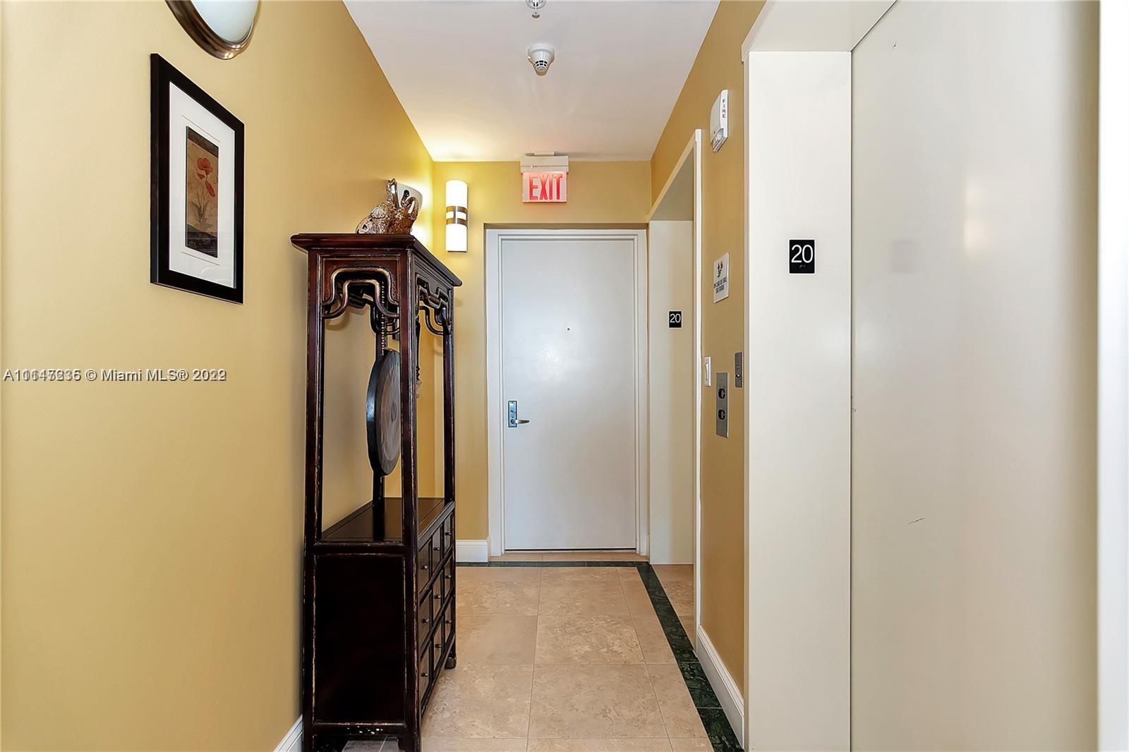 CONTINUUM ON SOUTH BEACH - Residential