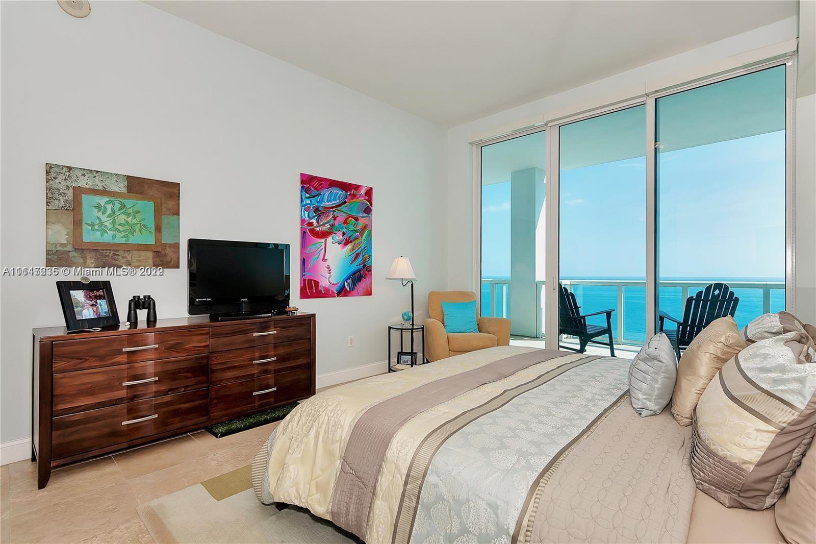 CONTINUUM ON SOUTH BEACH - Residential