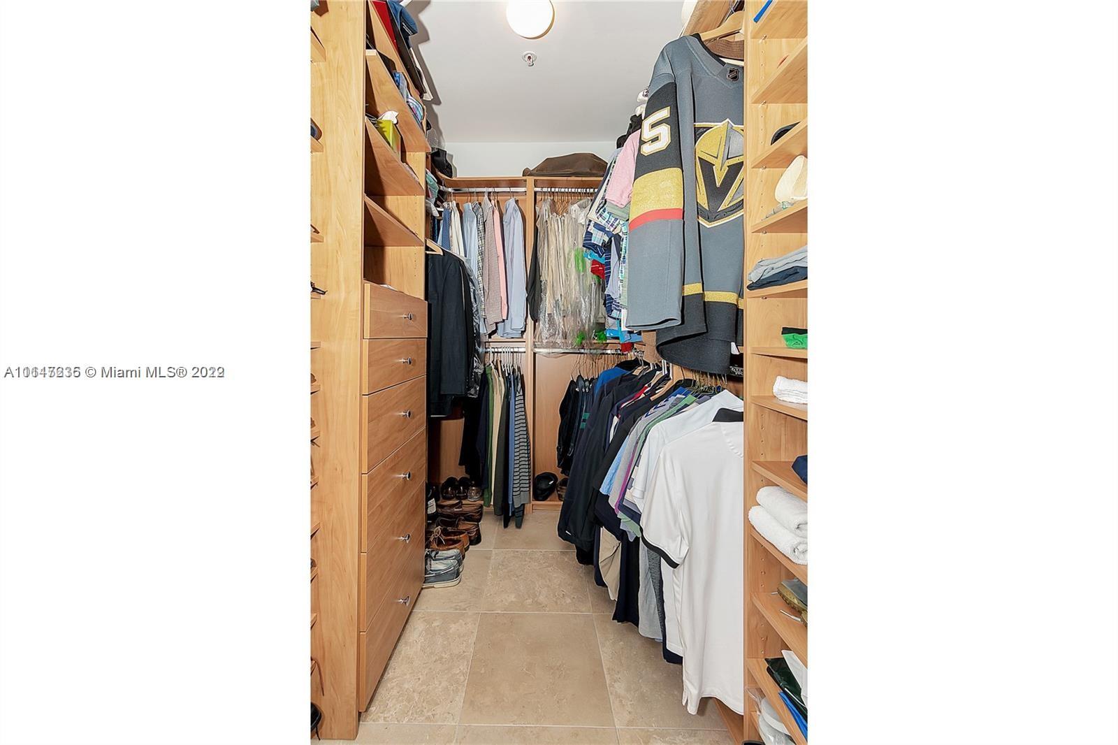 CONTINUUM ON SOUTH BEACH - Residential