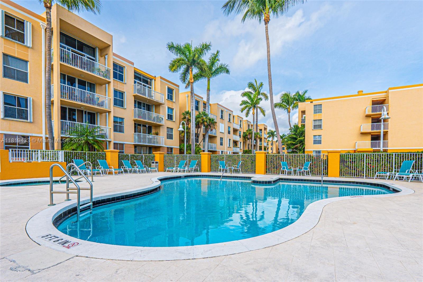 SHERIDAN EAST CONDO BLDG - Residential
