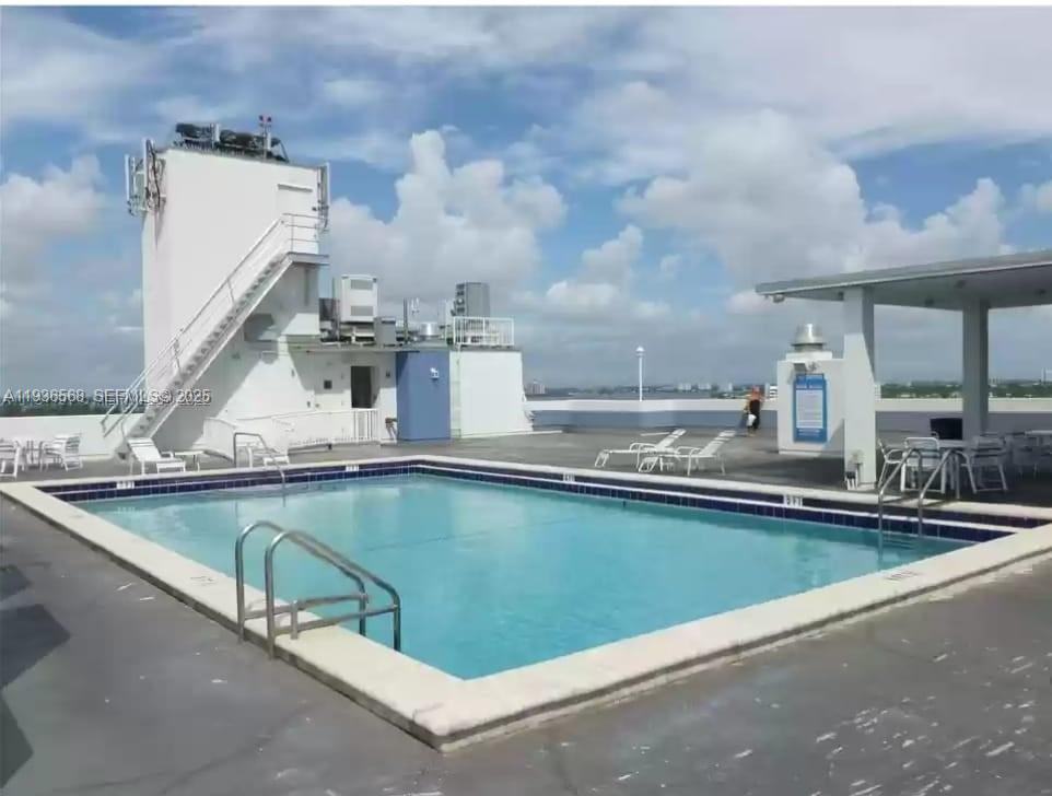 401 BLU OF NORTH BEACH CO - Residential