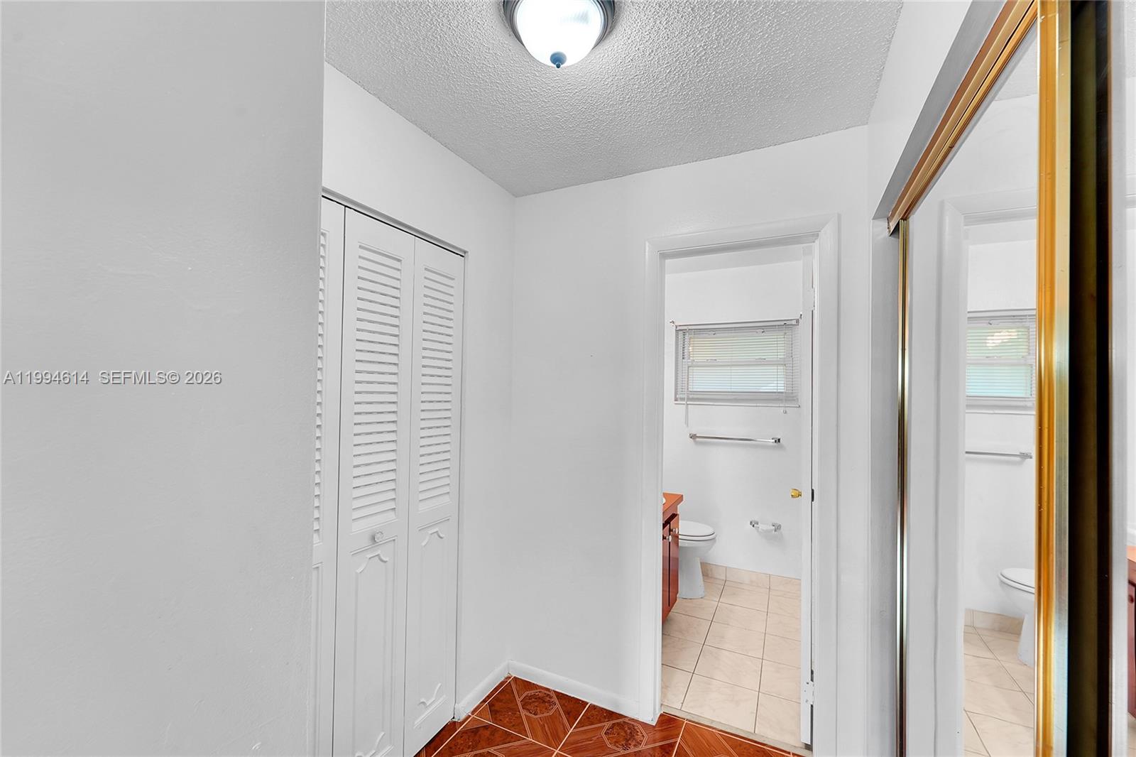 LAUDERDALE OAKS CONDO XIX - Residential