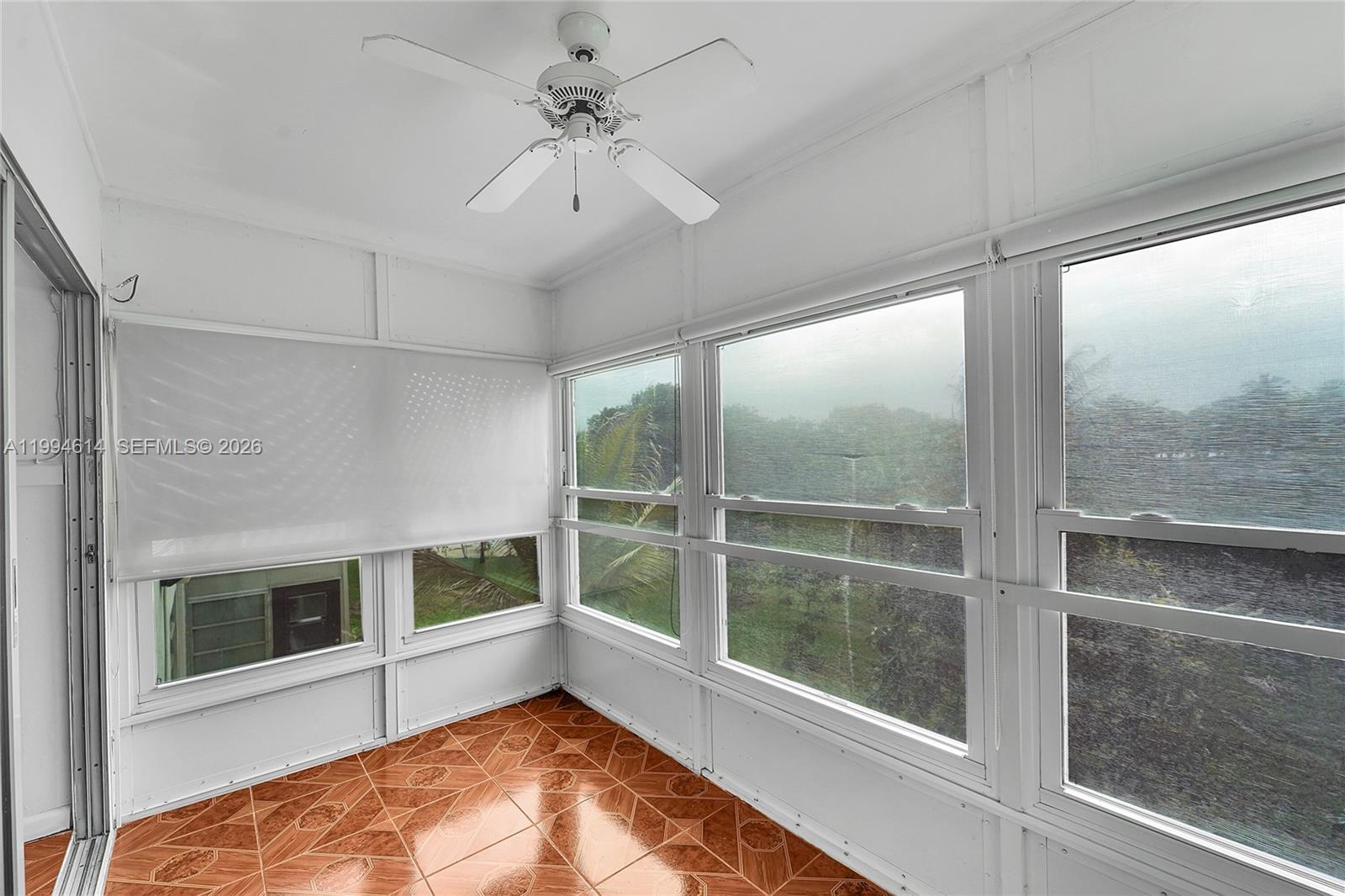 LAUDERDALE OAKS CONDO XIX - Residential