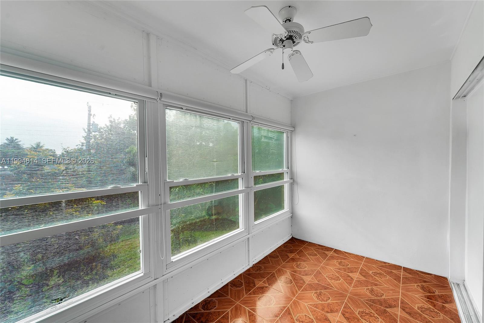 LAUDERDALE OAKS CONDO XIX - Residential