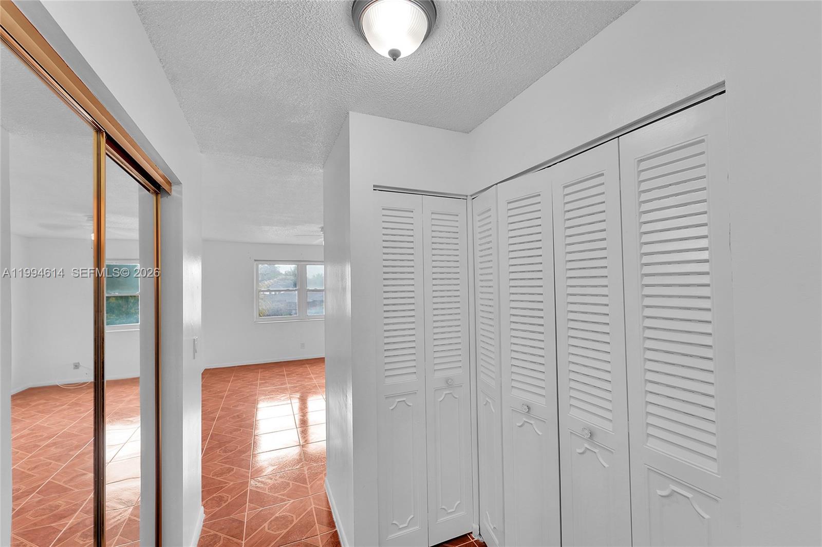 LAUDERDALE OAKS CONDO XIX - Residential