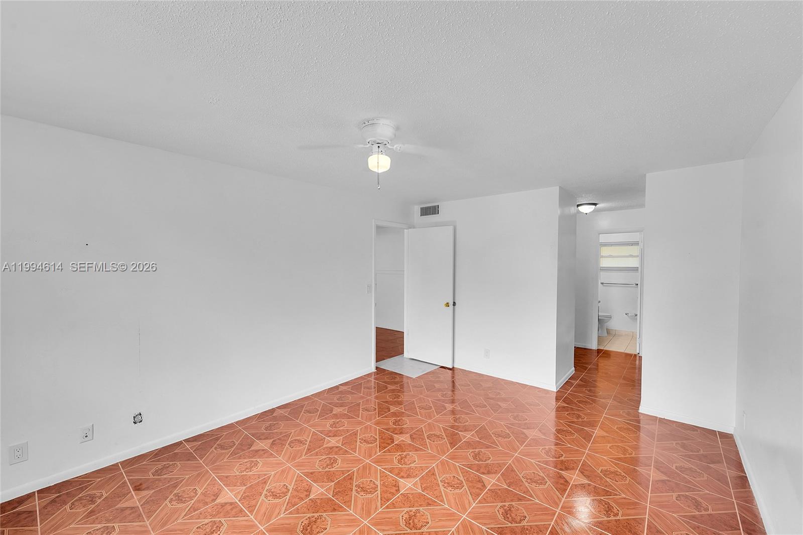 LAUDERDALE OAKS CONDO XIX - Residential