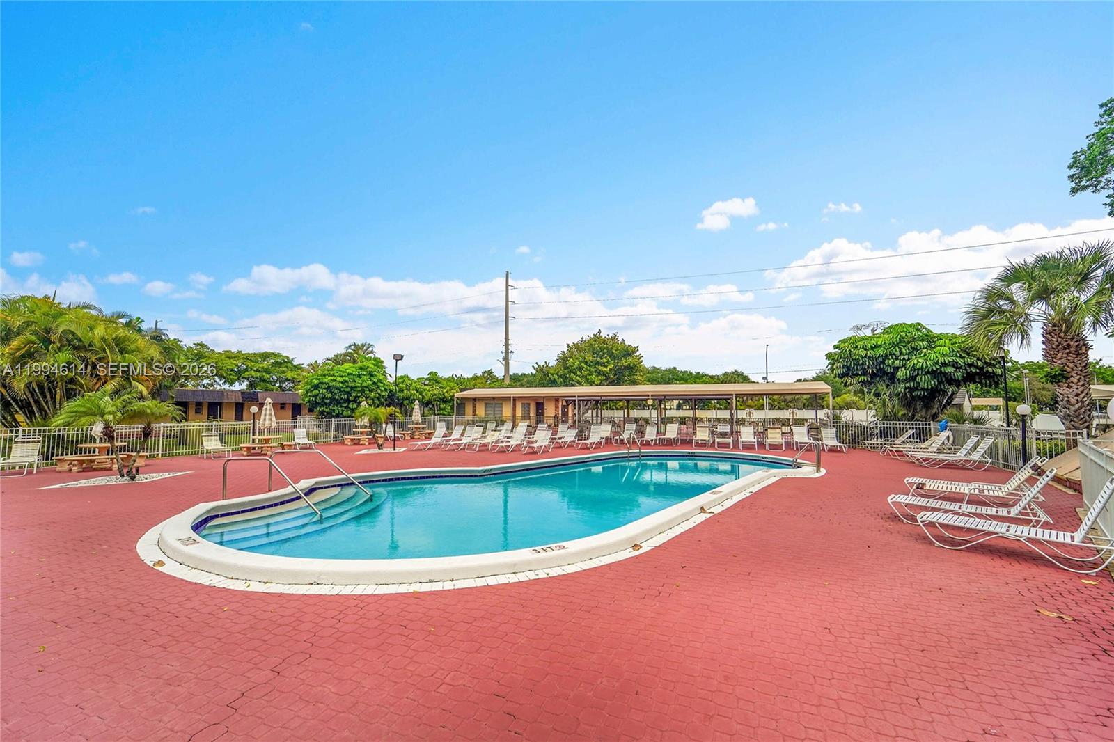 LAUDERDALE OAKS CONDO XIX - Residential