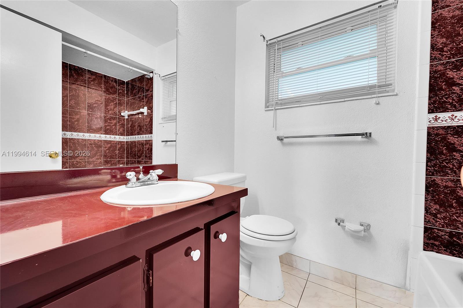 LAUDERDALE OAKS CONDO XIX - Residential