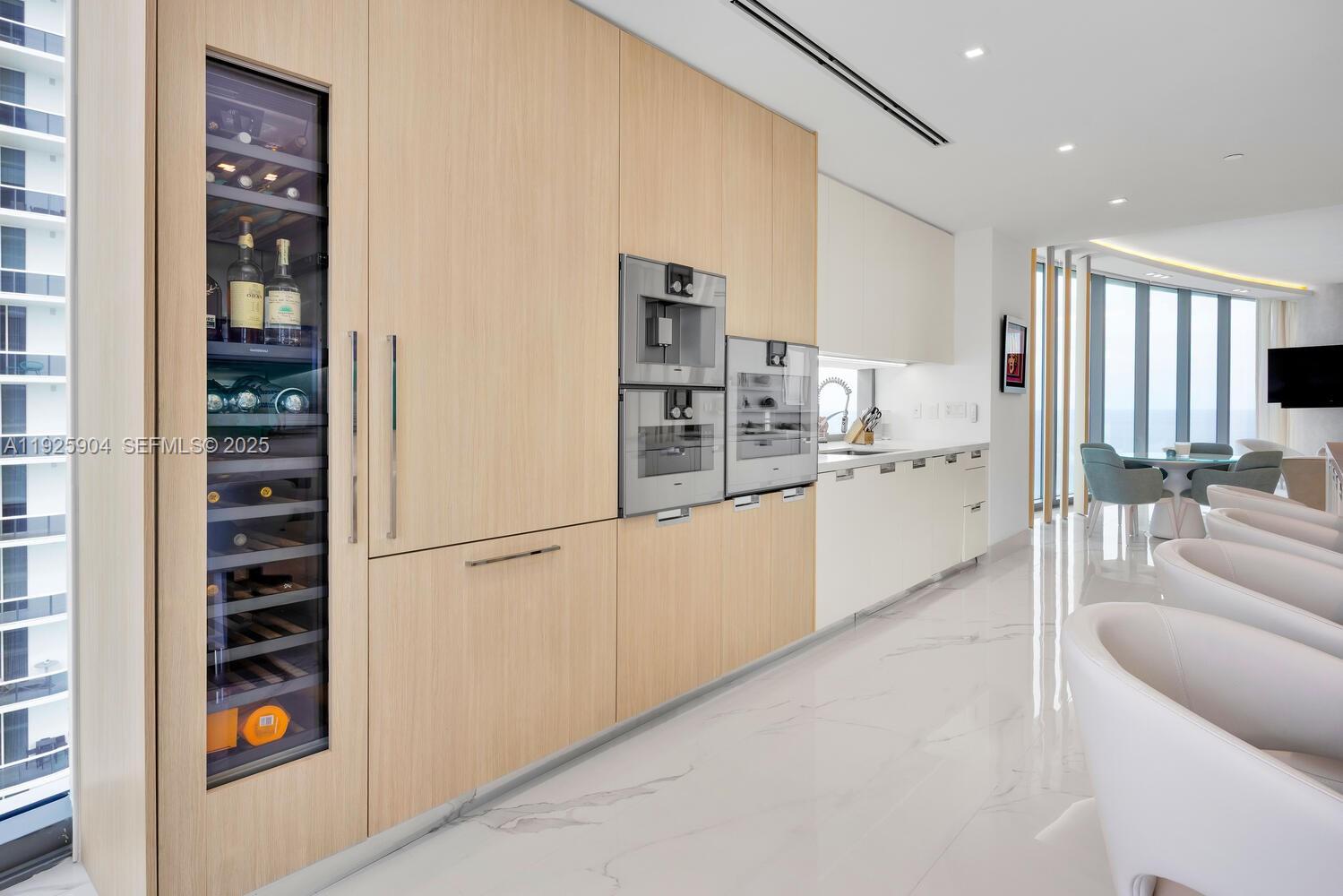 15701 Collins Ave 3701