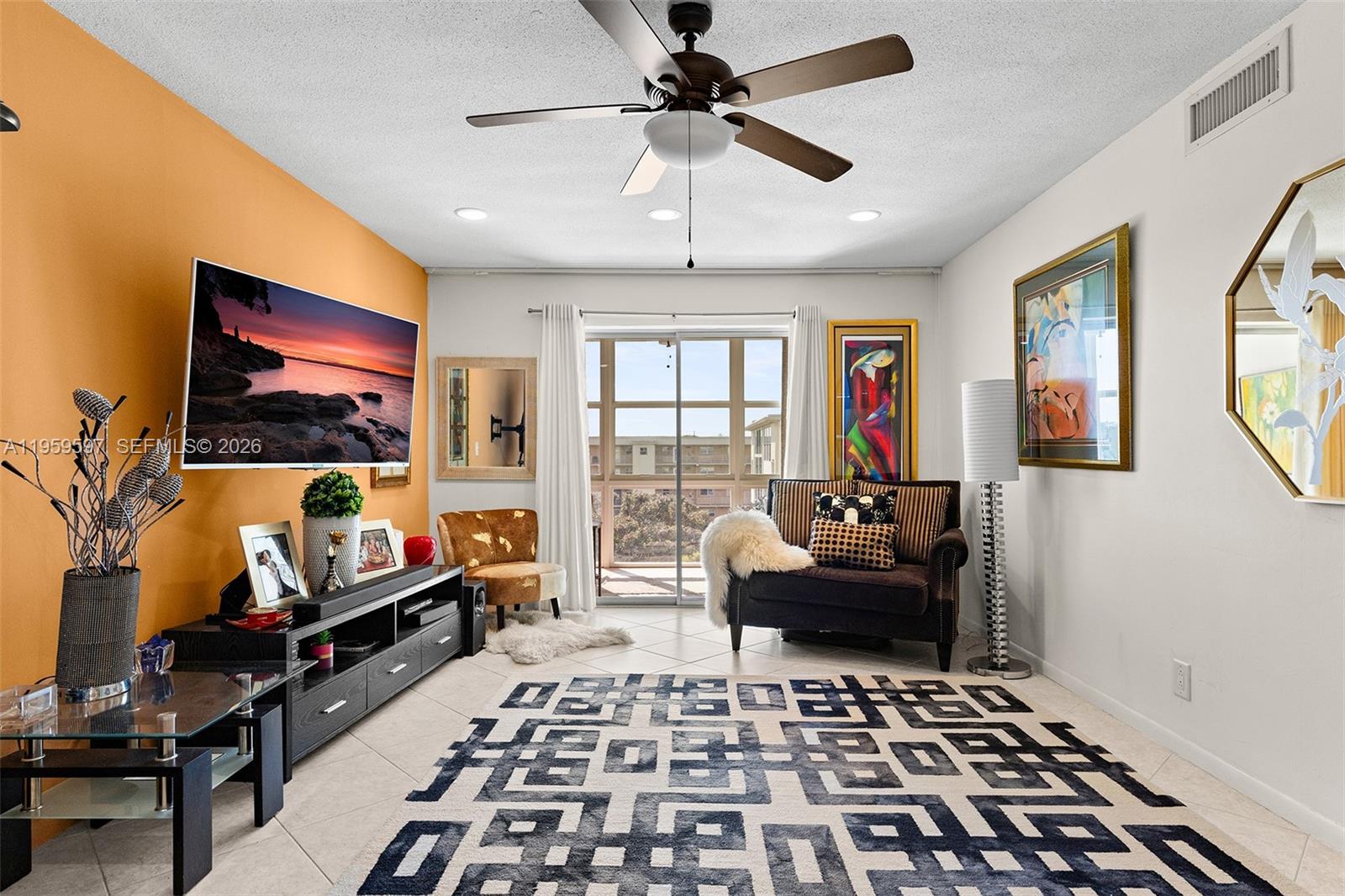 VILLAGE ROYALE ON THE GREE - Residential