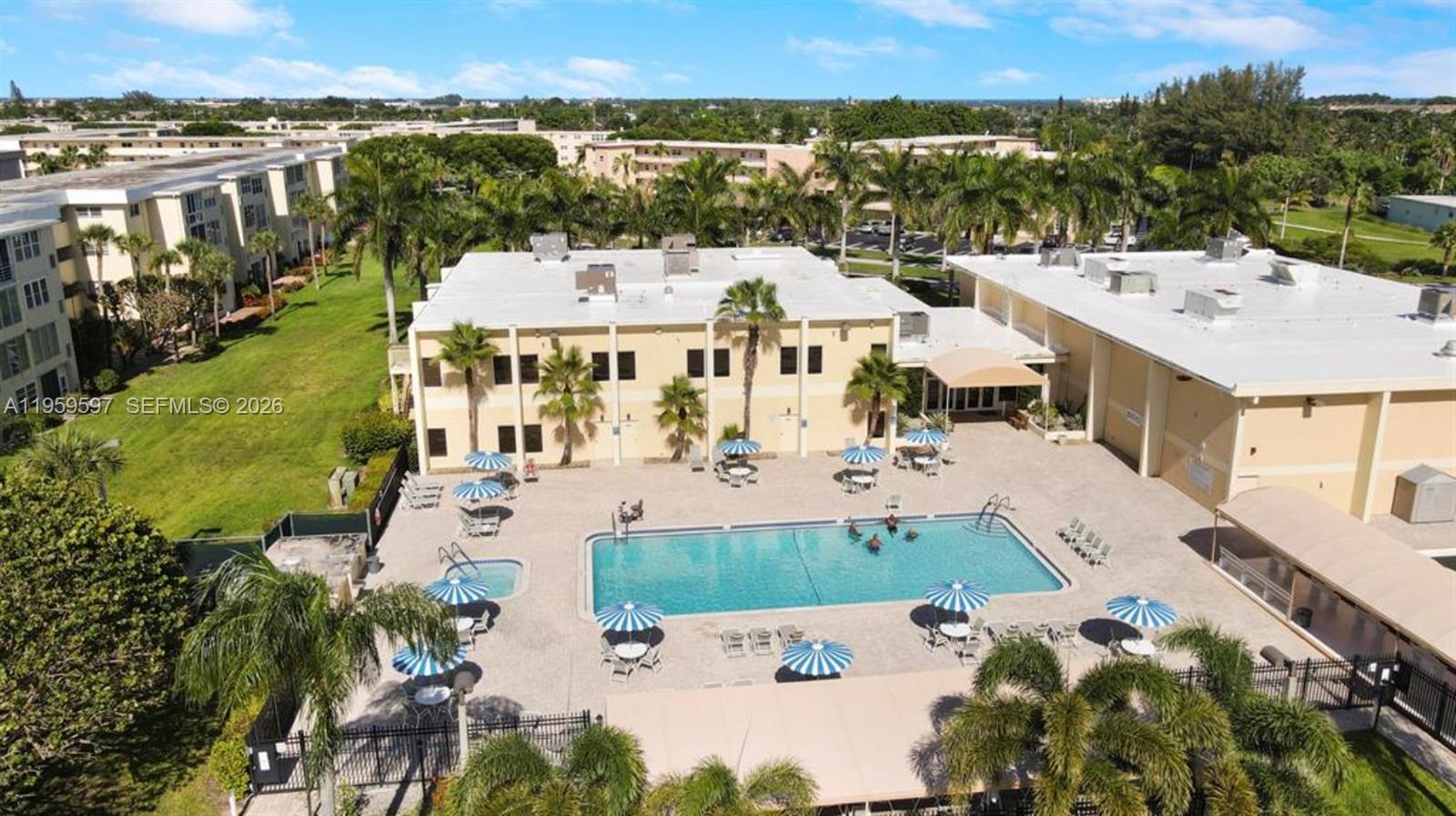 VILLAGE ROYALE ON THE GREE - Residential