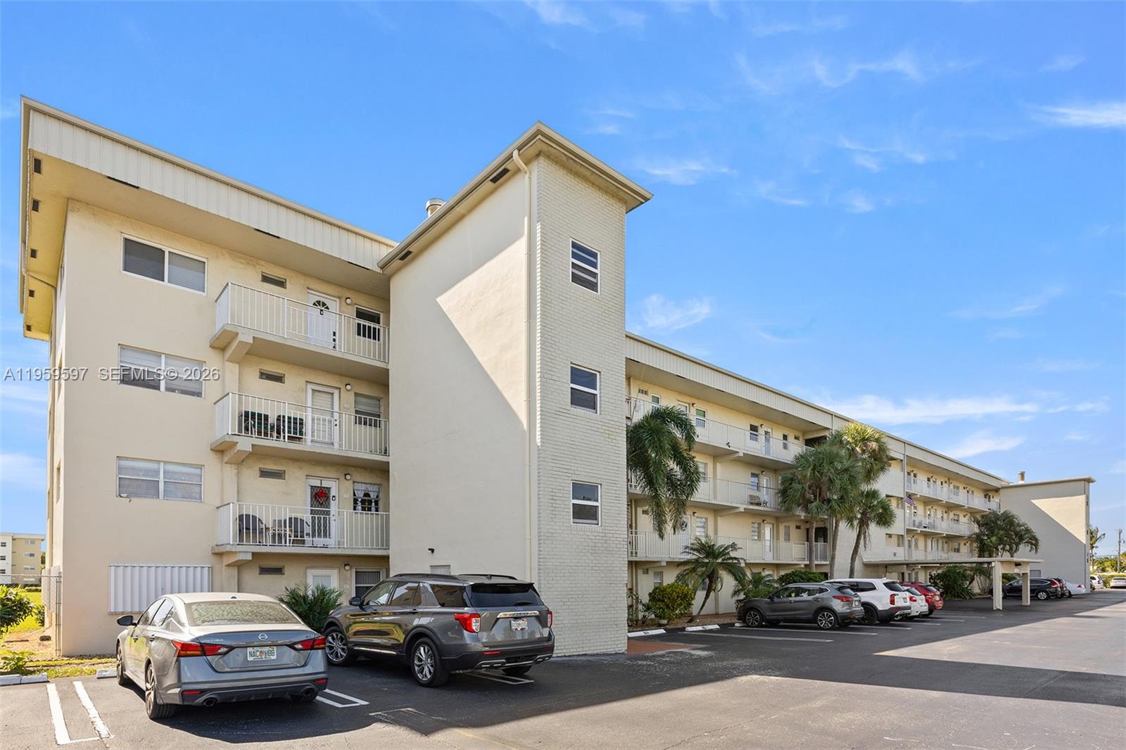 VILLAGE ROYALE ON THE GREE - Residential