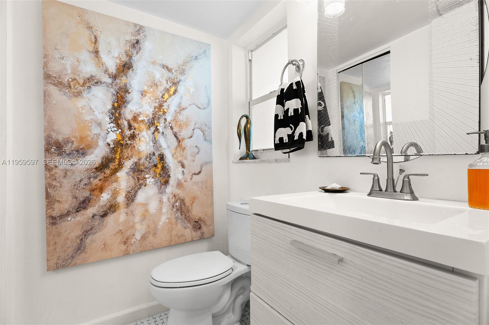 VILLAGE ROYALE ON THE GREE - Residential