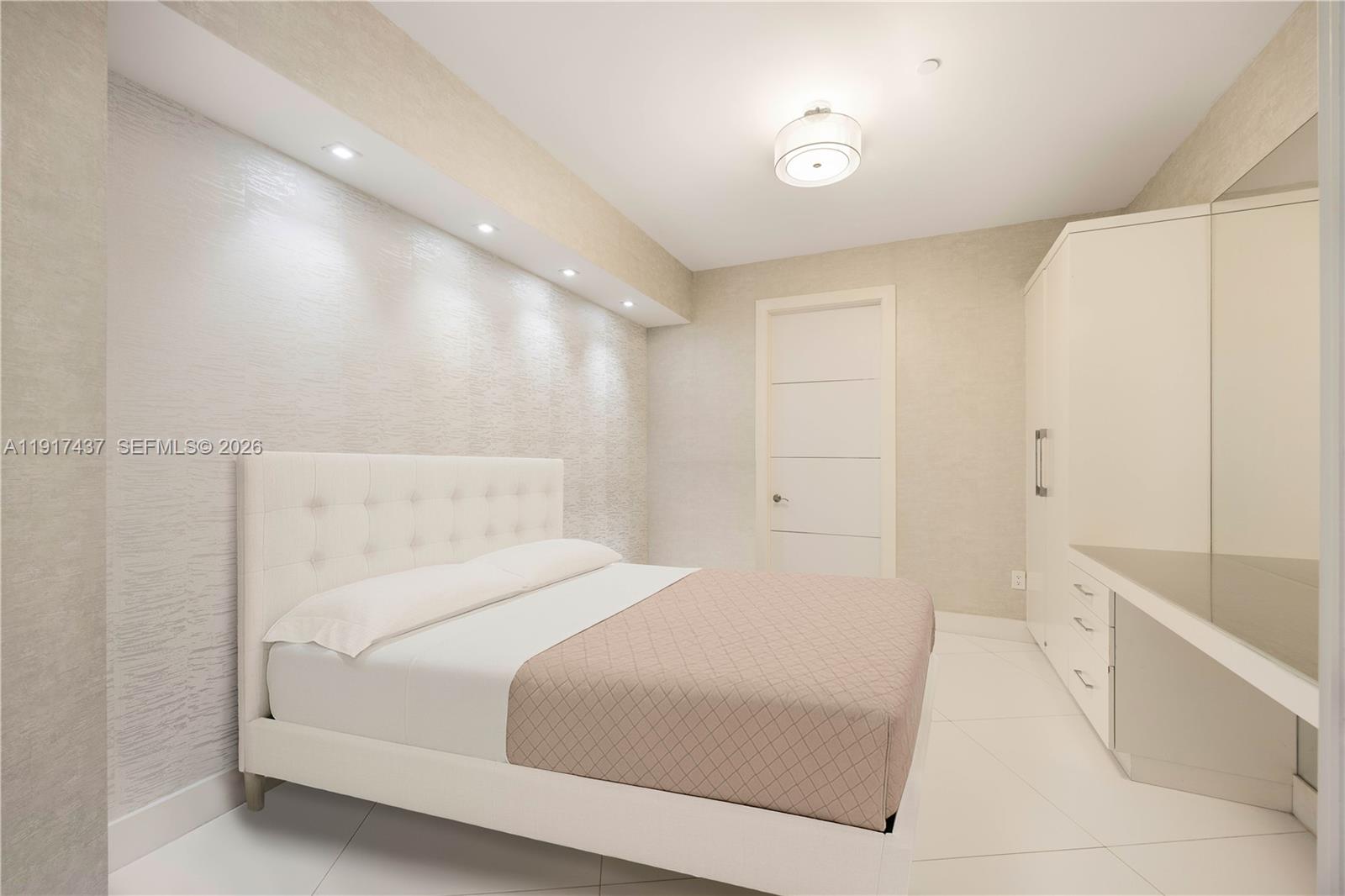 TDR TOWER III CONDO - Residential