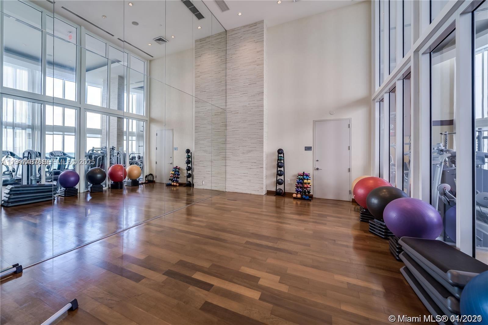 TDR TOWER III CONDO - Residential