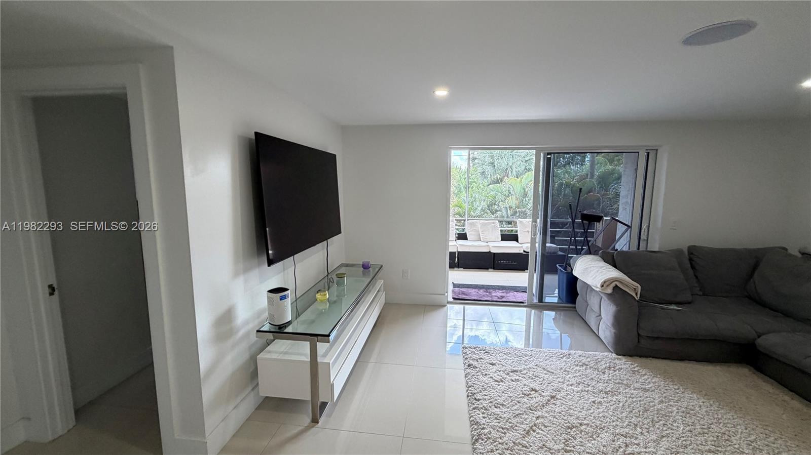 BOCA ENTRADA - Residential