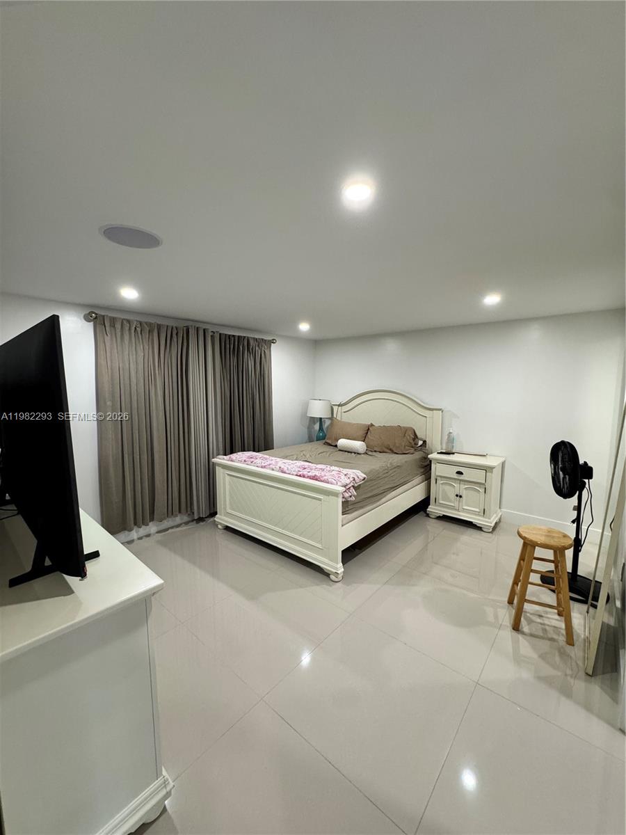 BOCA ENTRADA - Residential