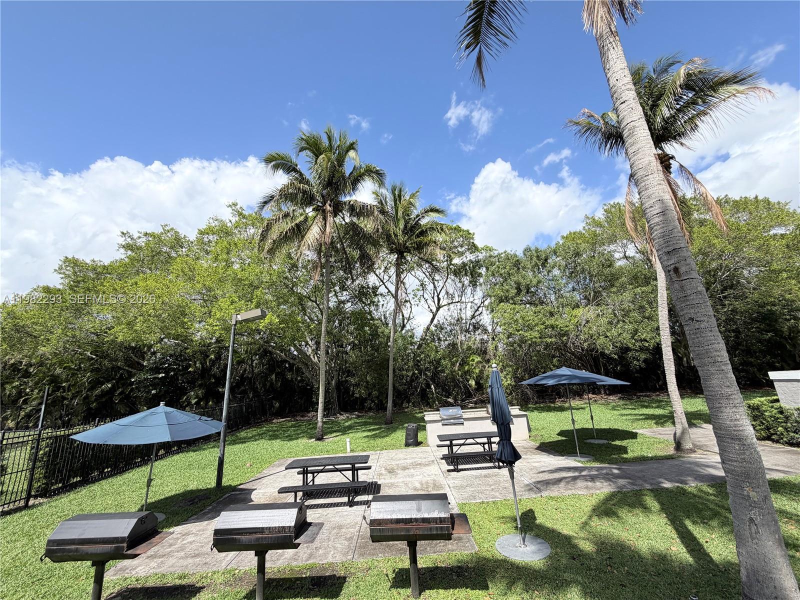 BOCA ENTRADA - Residential