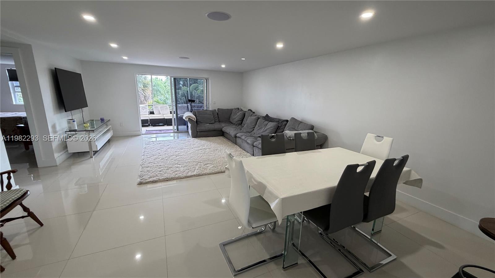 BOCA ENTRADA - Residential