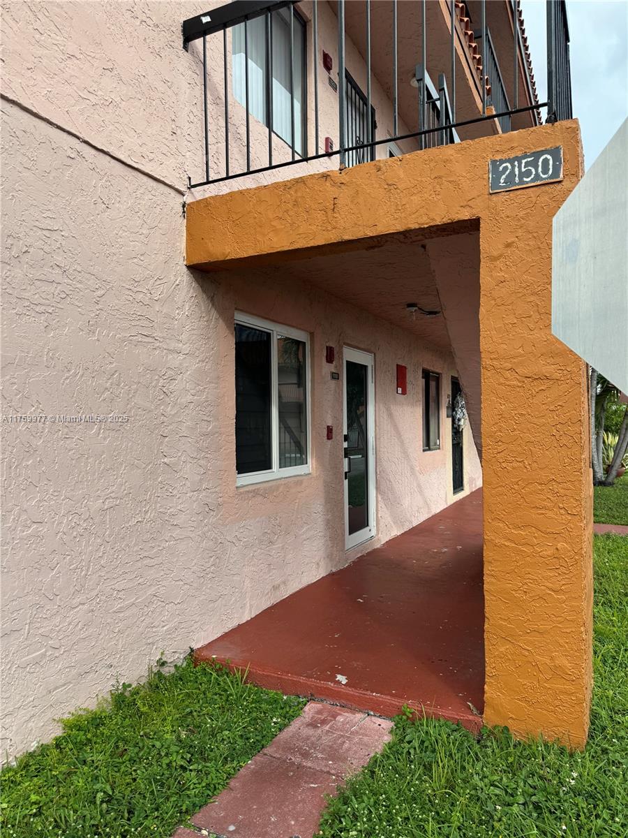 Property for Sale at 2150 W 60th St 11101, Hialeah, Miami-Dade County, Florida - Bedrooms: 1 
Bathrooms: 1  - $210,000