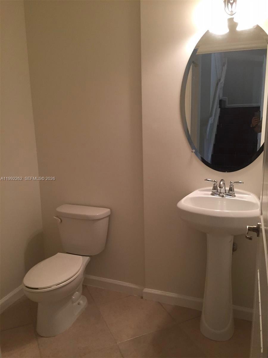 MANDARIN LAKES - Residential Lease