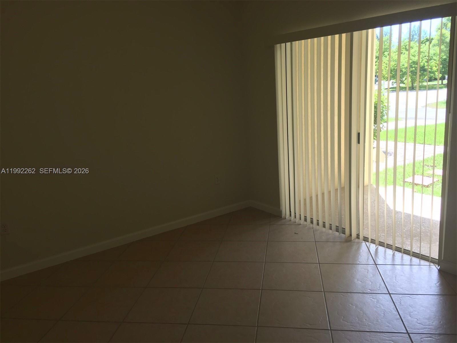 MANDARIN LAKES - Residential Lease